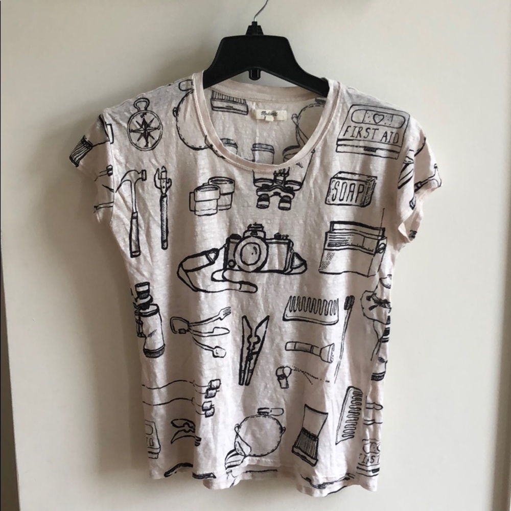 EUC Madewell travel t-shirt.